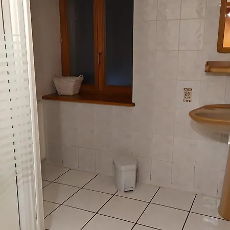 Sur Le Mont Apartment *