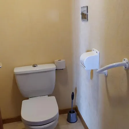 Sur Le Mont アパート ラプートロワ